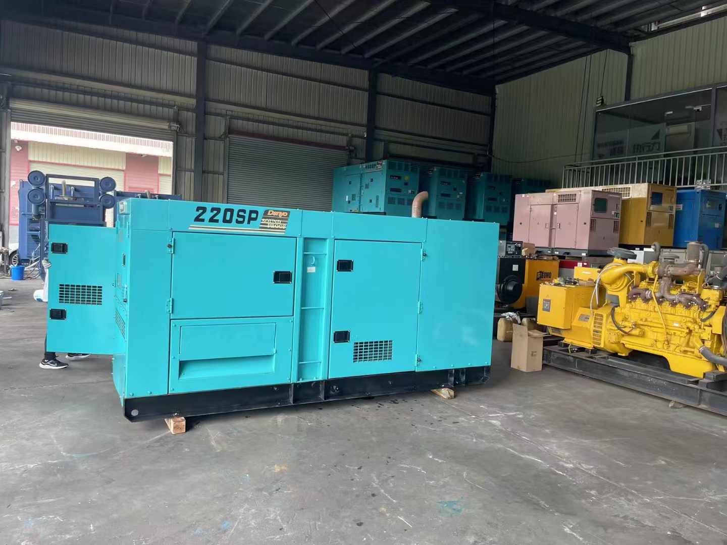 杭州800kW 柴油发电机的输出电流波动范围是多少？